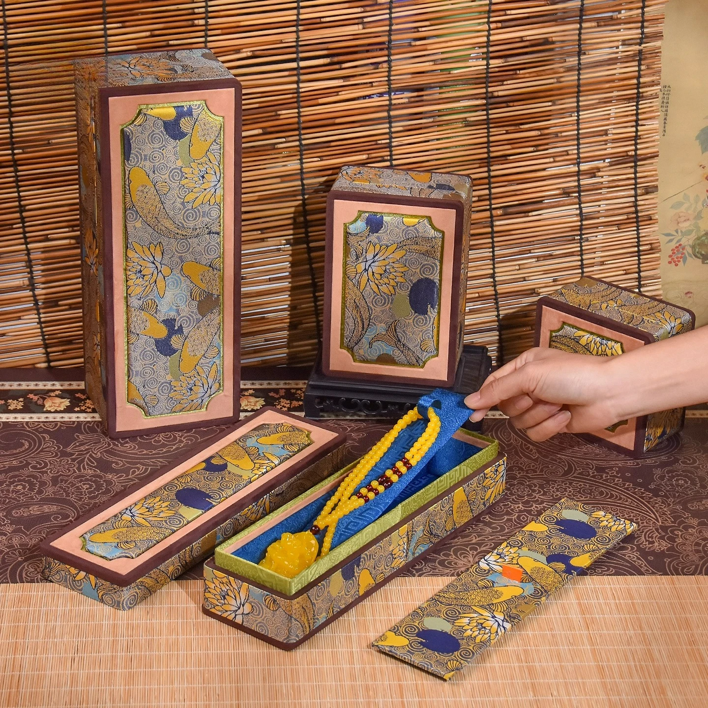 

Jadeite gold bracelet necklace packaging gift box, antique jade, jade brand bracelet, imitation embroidery brocade box