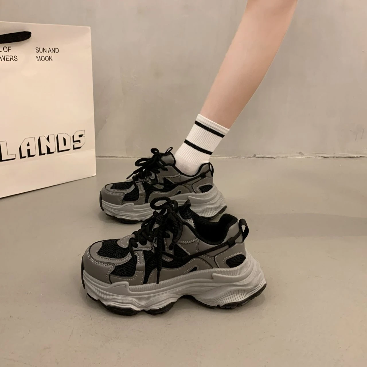 

Hot Selling Niche Design 2025 Women's Spring Fashion Breathable Petite Height Increasing Versatile Casual Dad Shoes Sneakers