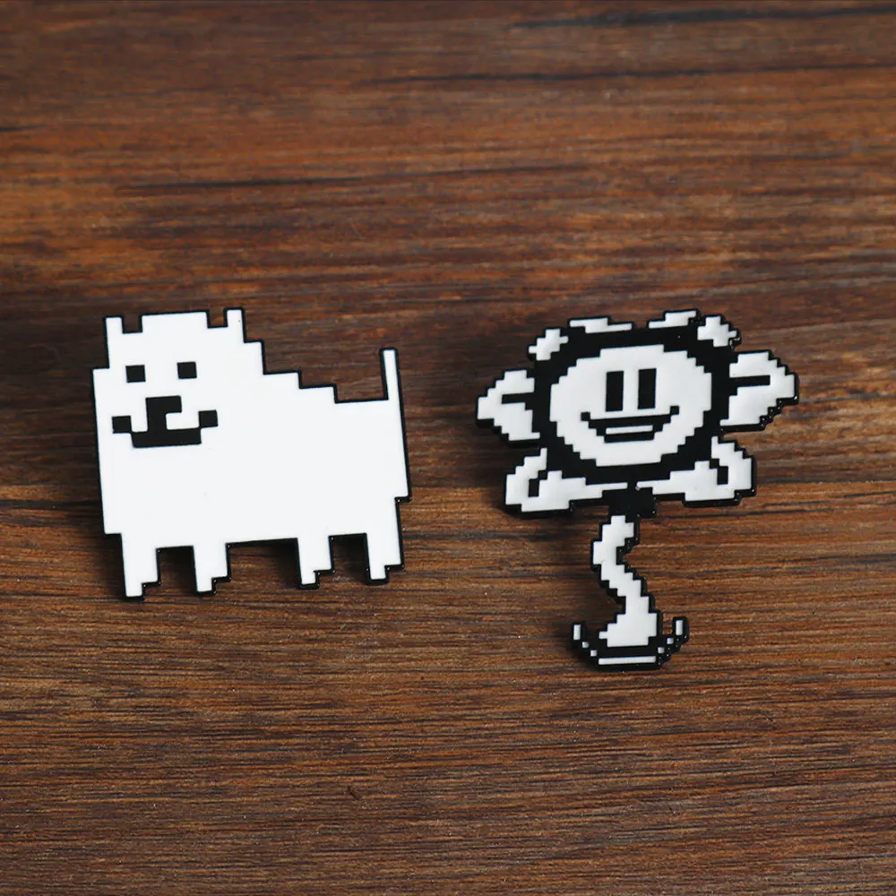 Spiel Undertale Tier Abzeichen Brosche Pins Nette Schwarz/Weiß Pixel Cartoon Hund Und Flowey Form Cosplay Broschen Requisiten Hemd zubehör
