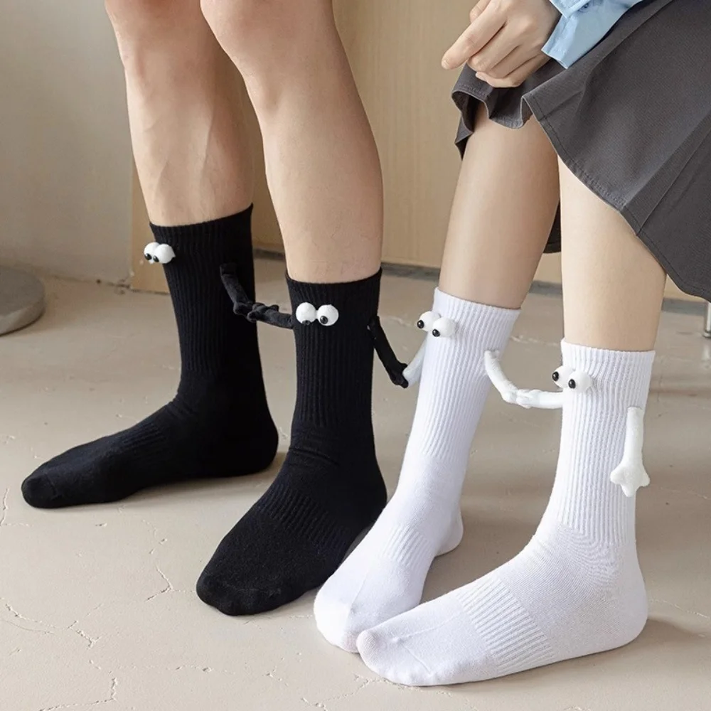 New Trendy Boys and Girls Sports Socks Cartoon Doll Pure Cotton Socks Couple magnetic suction holding hands cotton socks