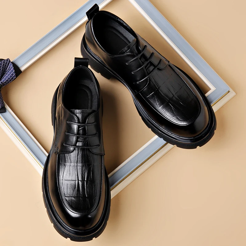 

Повседневная мужская обувь на толстой подошве. Высококачественная минималистичная офисная и деловая черная роскошная обувь для взрослых. Лидер продаж. Новинка.