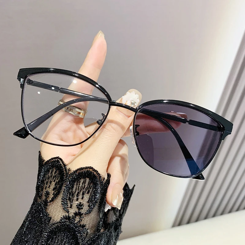 Blue Light Blocking & Photochromic Prescription Myopia Glasses, Fashion High-End Ultra Thin Lightweight Frame -1.0-1.5-2.0-2.5