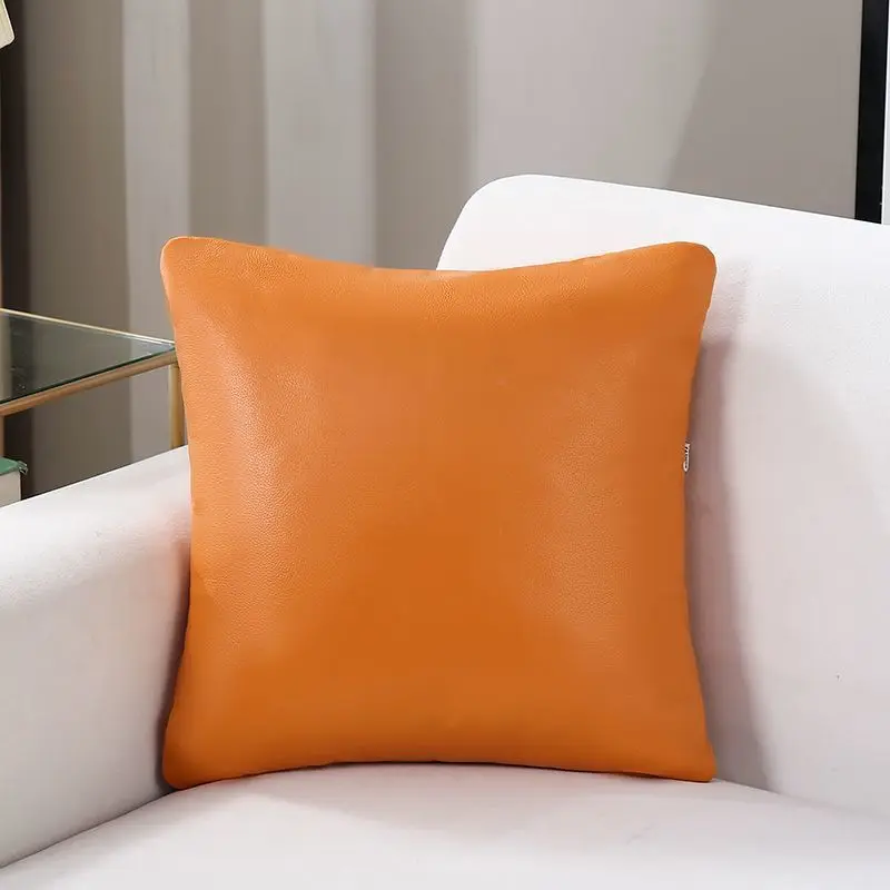 เสื้อไหมพรมคอสูงทรงเข้ารูปสำหรับผู้ชาย แบรนด์ Cé Brown เนื้อผ้าถักเนียน ให้ความอบอุ่น เหมาะสำหรับใส่เป็นเสื้อตัวในหรือเสื้อตัวนอก ใช้ได้หลากหลายในฤดูใบไม้ร่วงและฤดูหนาว ไม่เสียรูปทรง