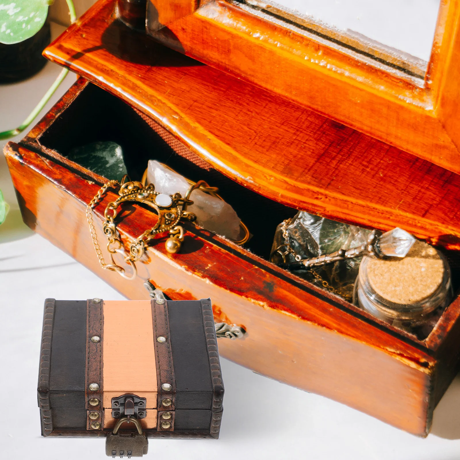 

Vintage Wooden Treasure Chest Small Decorative Box Lockable Jewelry Organizer Keepsake Storage Desktop Office Home Decor Retro