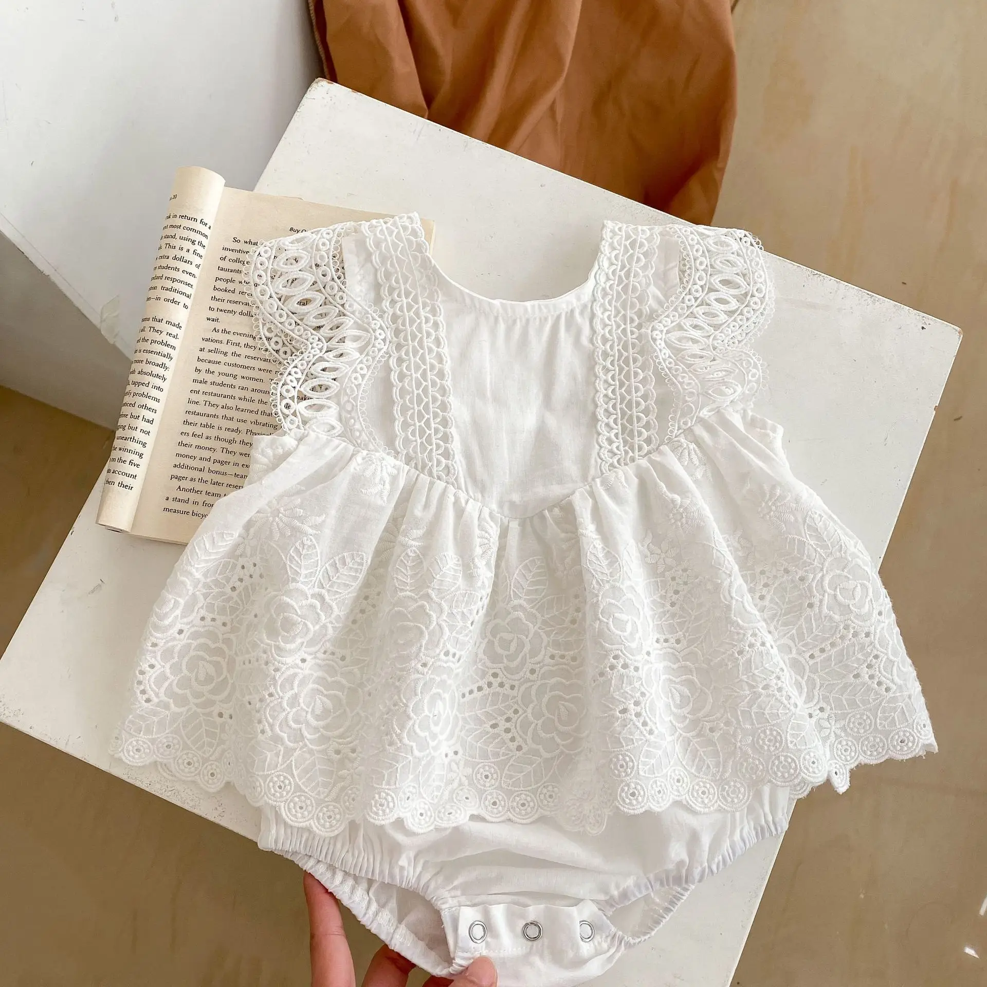 

Summer Girl Baby Baptism Romper White Color Lace Embroidered Lovely Infants Jumpsuit Summer Toddler Outfits