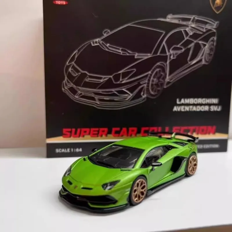 Stock 1:64 Lamborghini Bull four-door die-cast alloy car model, boys' toys, children's festival gifts, adult decorations.