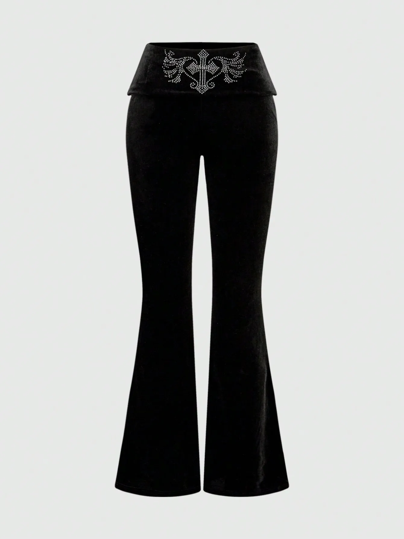 블랙 벨벳 크롭 후드티와 인조 퍼 트리밍이 있는 로우라이즈 플레어 팬츠 세트 (여성용)