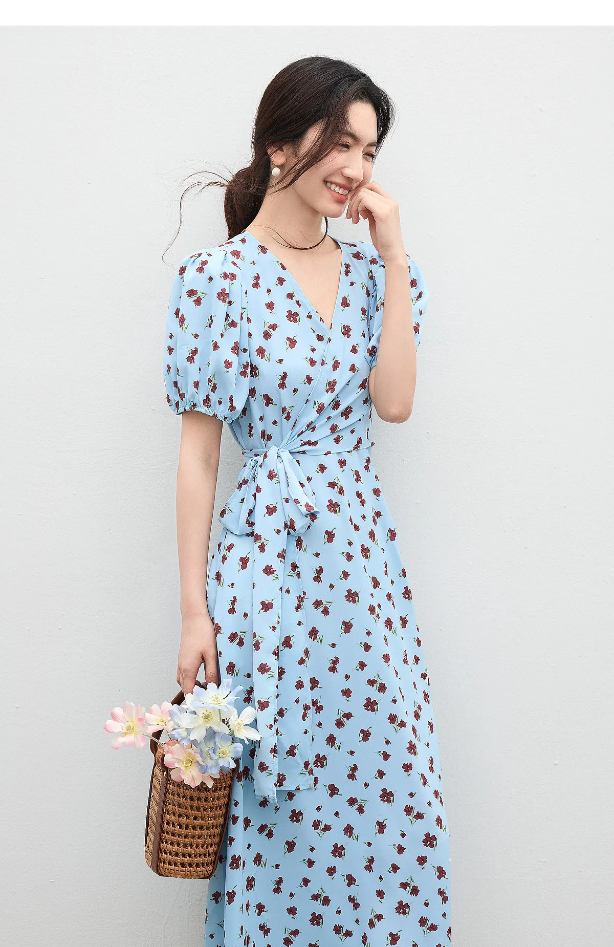SENTUBILA 2026 Sommer-Blumenkleider für Damen, Französischer V-Ausschnitt, Puffärmel, Elegantes Taillenband, Figurbetontes Bedrucktes Midi-Kleid W62LF7571 – Detail 25