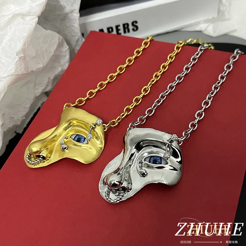 

The Half-face Gazing Pendant Necklace Is A Niche, Fashionable And Retro Style Jewelry Accessory For Men And Women's Carnival
