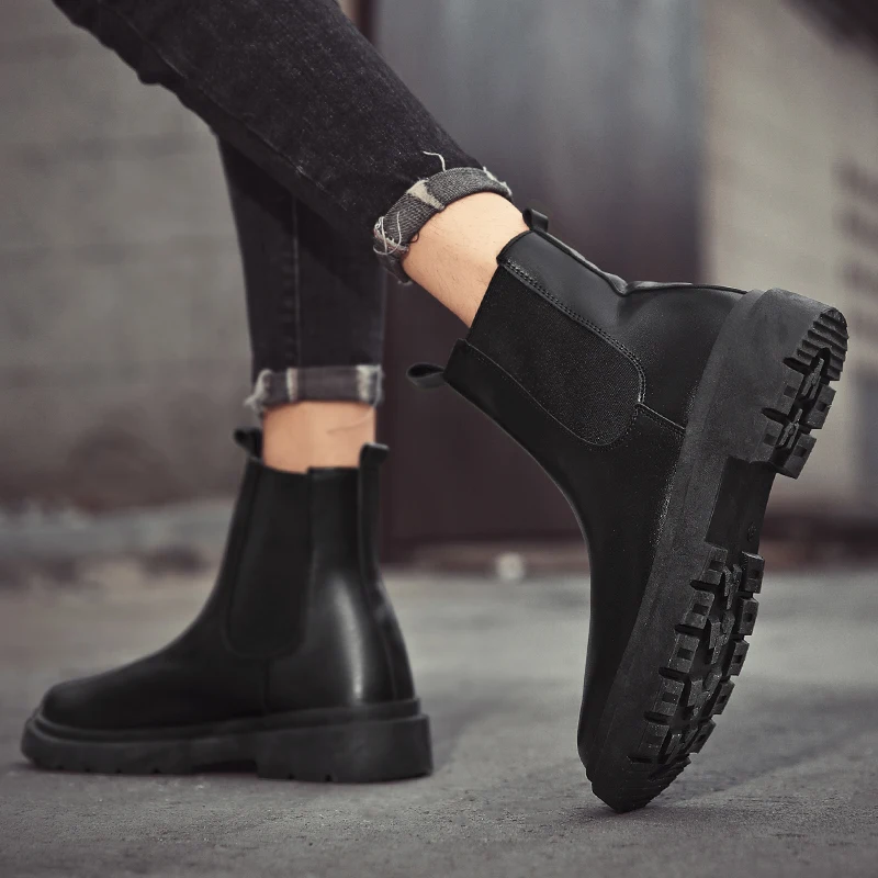 Botas  Masculinas 2025 Novo Verão Cano Alto Chelsea One-Touch Trabalho Couro Impermeável Esporte Sapatos Pequs de Couro