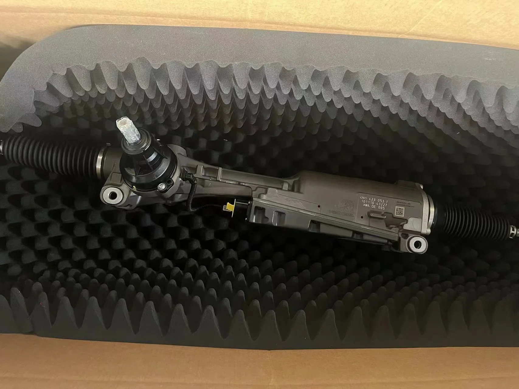 High Quality Steering Gear Right Drive Suitable for Automotive 3W2422071C Steering Racks Pinion Steering System Universal Joints