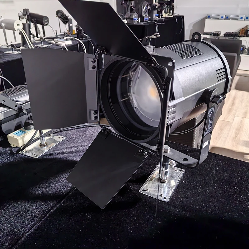 

200W LED Warm Cold White or RGBL Fresnel Spotlight with Four Leaf Barndoor Museum Theater Church DMX 25°-65° Zoom Stage Lighting