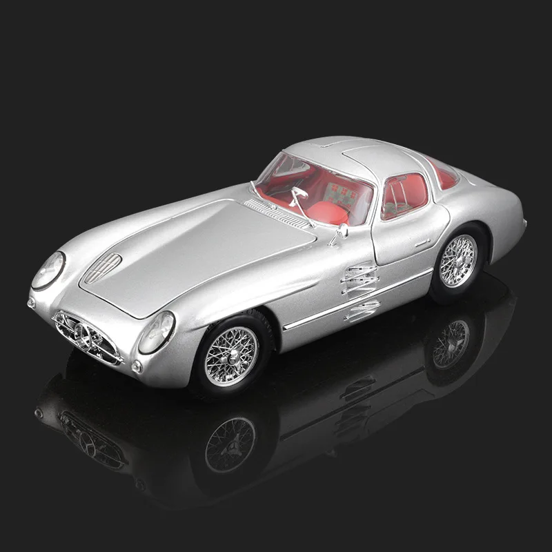 Bburago-coche deportivo AMG 300 SLR de aleación, vehículo de lujo, regalo de cumpleaños, 1:18, 300