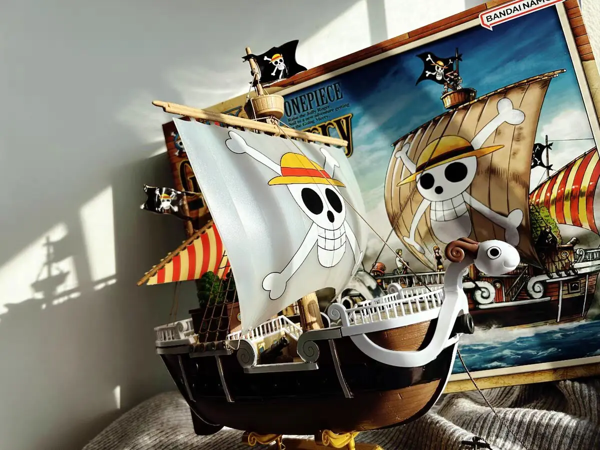 

Anime One Piece Thousand Sunny Going Merry Boat Pvc Action Figure Collection Pirate Model Ship Partially assembled Toy Gifts