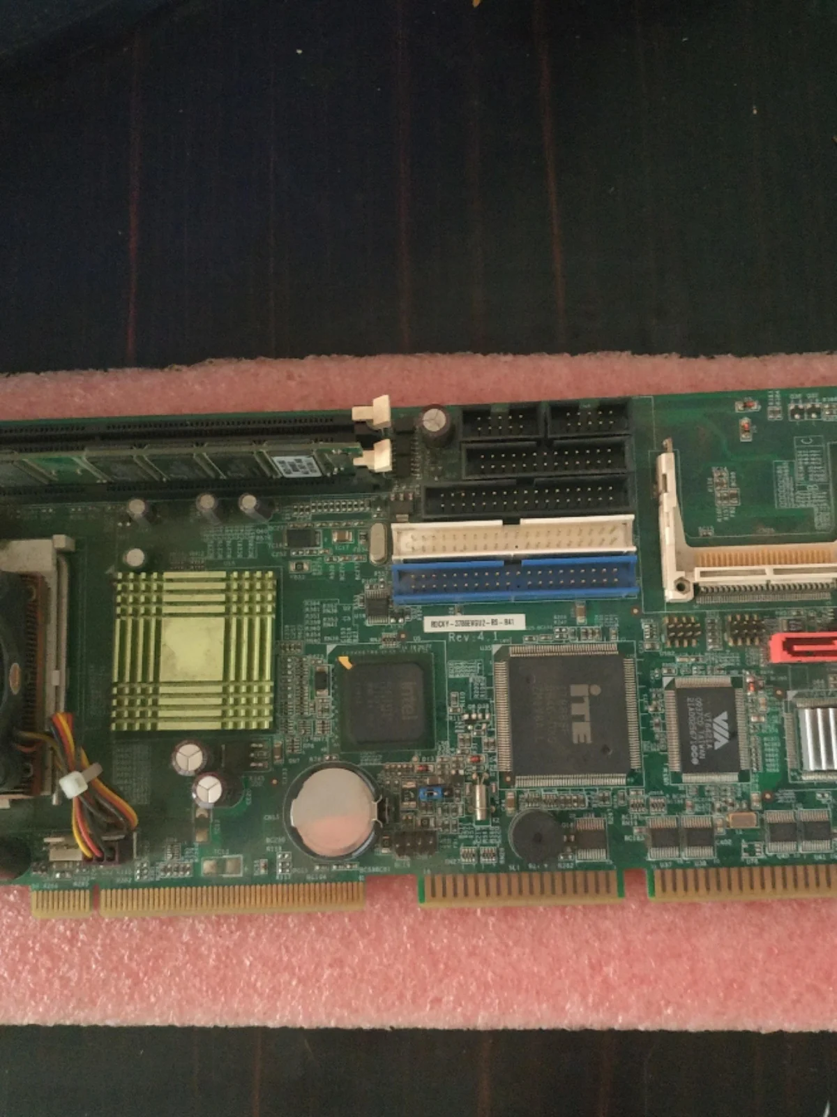 

ROCKY-3786EVGU2-RS-R41 Industrial control motherboard