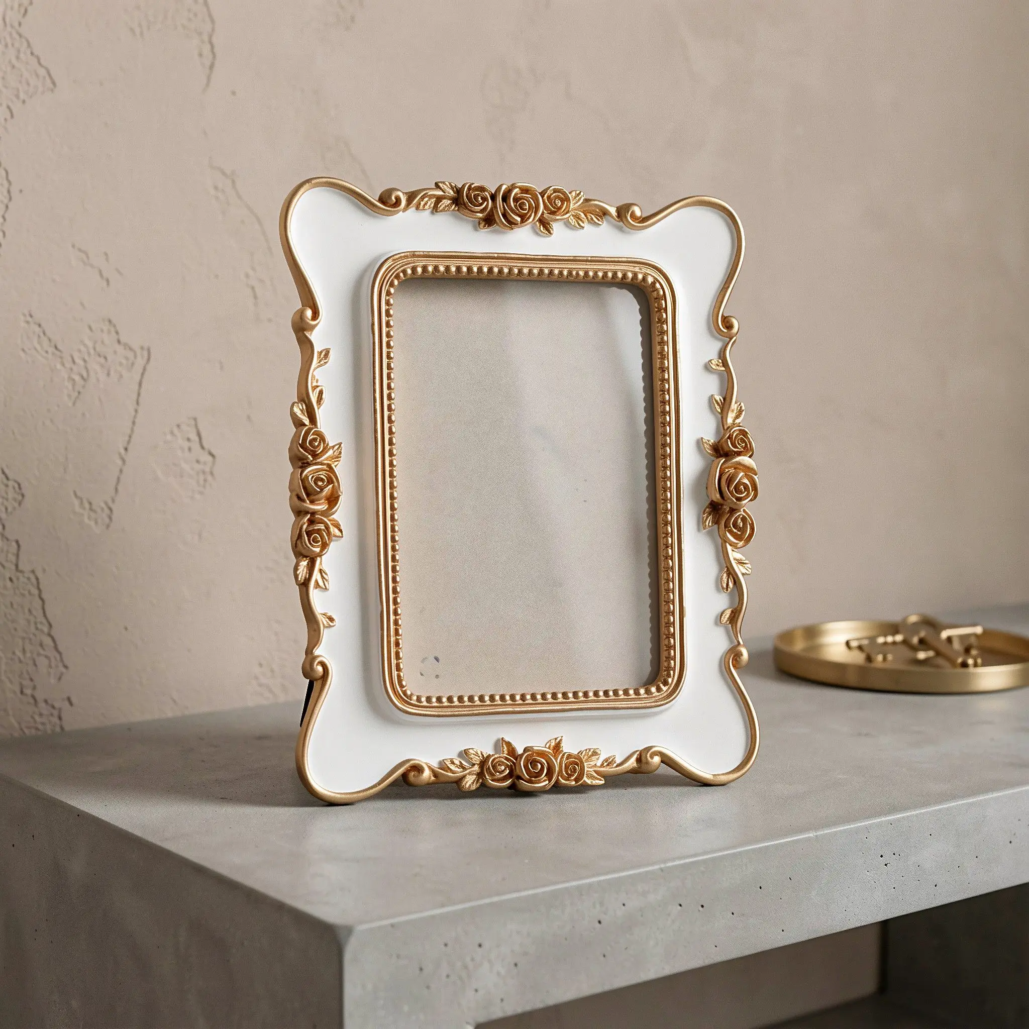 Vintage Resin Picture Frame European Style Embossed Mini Wall Hanging Photo Frame Decorative European style Resin Photo Frames