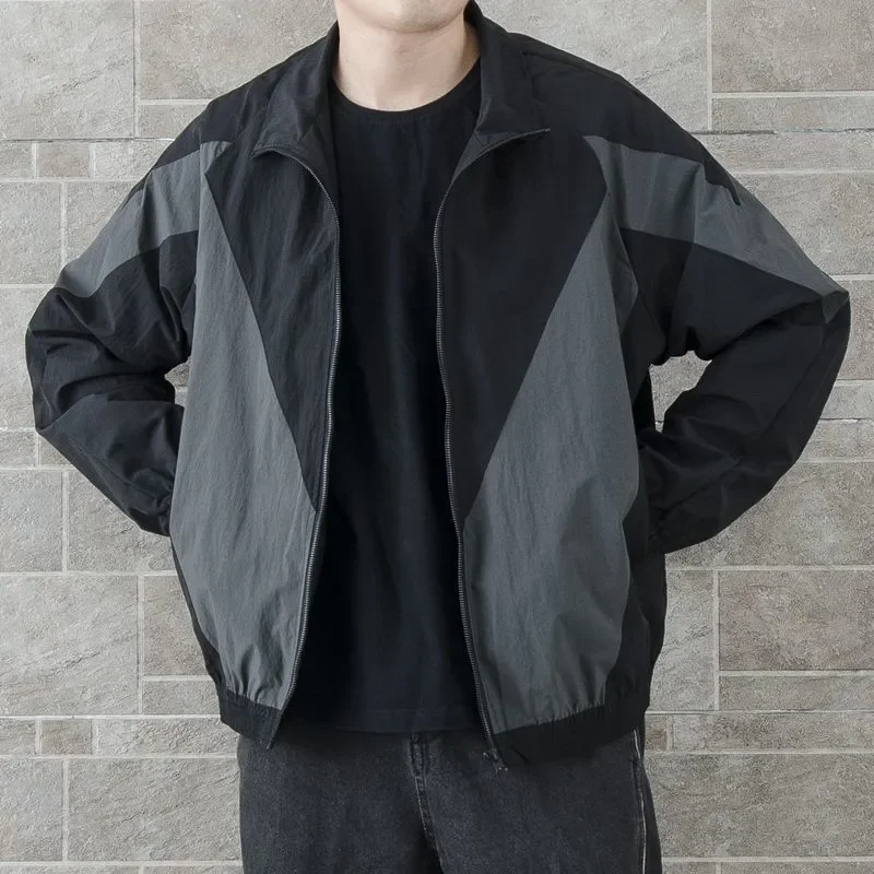 

Men's Casual Zippered Jacket With Spliced Design Lightweight Loose Fit Stand Collar For Daily Wear In Spring And Autumn
