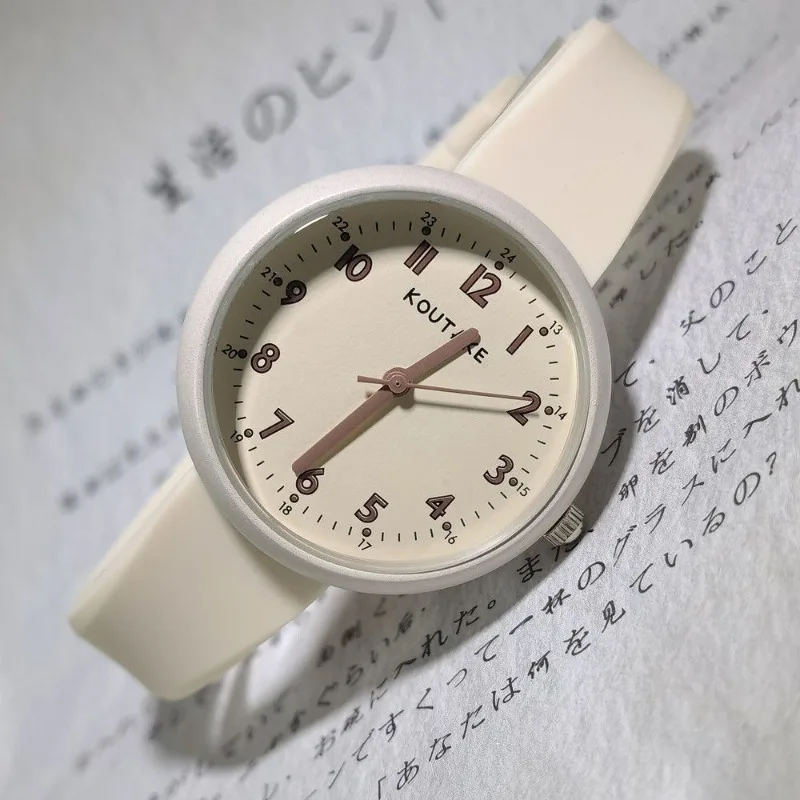 Milk Sweet Jelly Silicone Watch, Fashionable and Simple Student Women's Quartz Watch