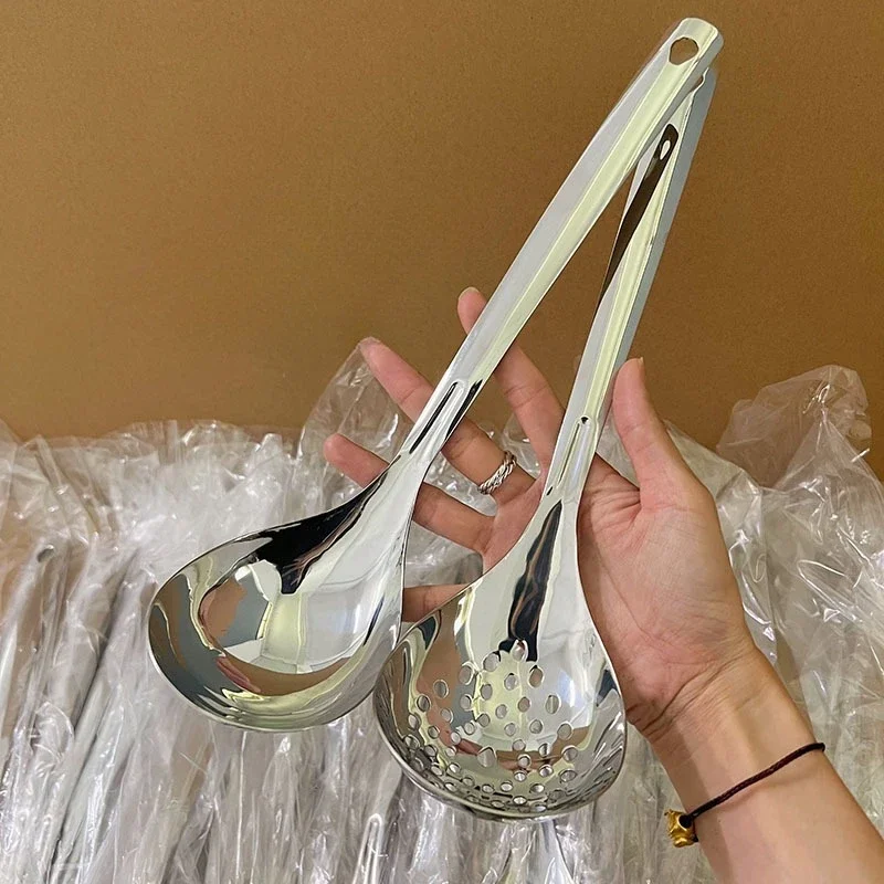 Lebensmittelqualität aus Edelstahl 304, Löffel, Sieb für die Küche, Löffel mit langem Griff, große Suppe, heißer Topf, vertiefter Suppenlöffel