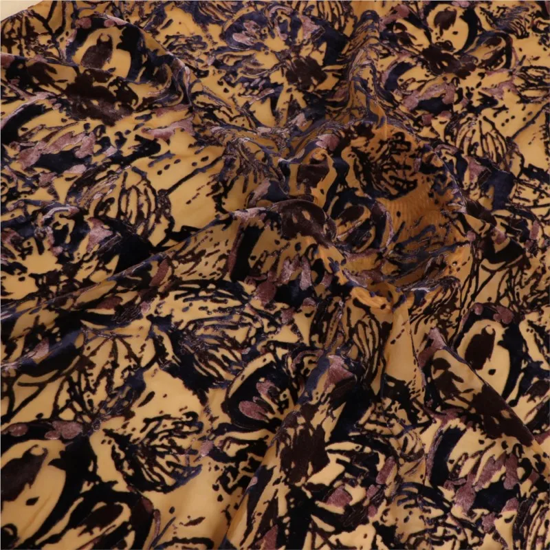 직조된 브로케이드 비스코스 프린트 무늬가 있는 벨벳 원단 잠옷 치파오