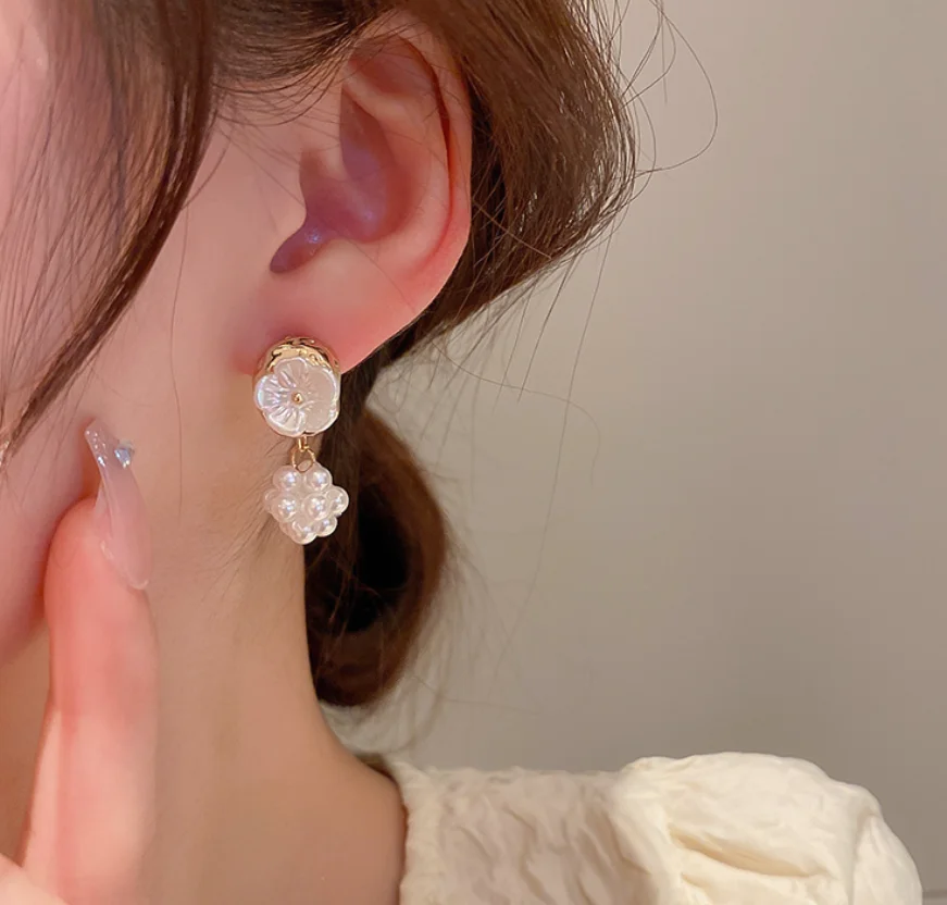 2022 new trend Simple S925 silver needle Pearl Flower retro Earrings for women Fashion Jewelry