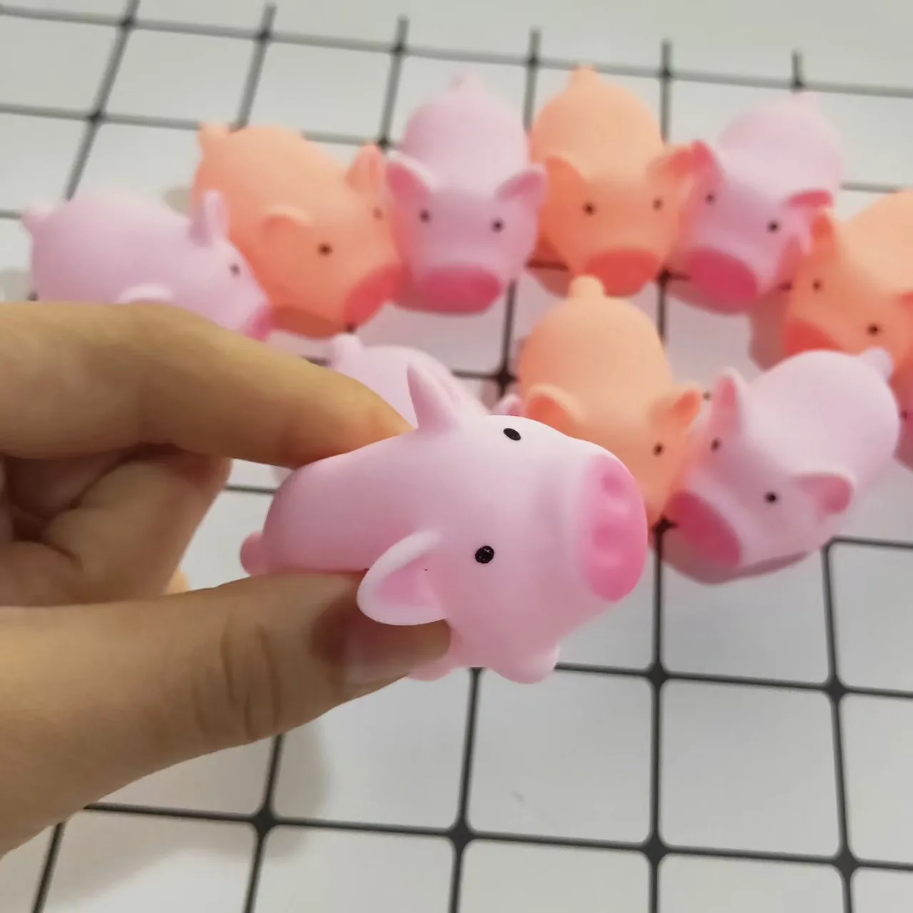 Children Adult Pressure Squeeze Eyes Dragon Green Insect Pet Pink Pig Pinch Exhaust To Relieve Emotional Toys