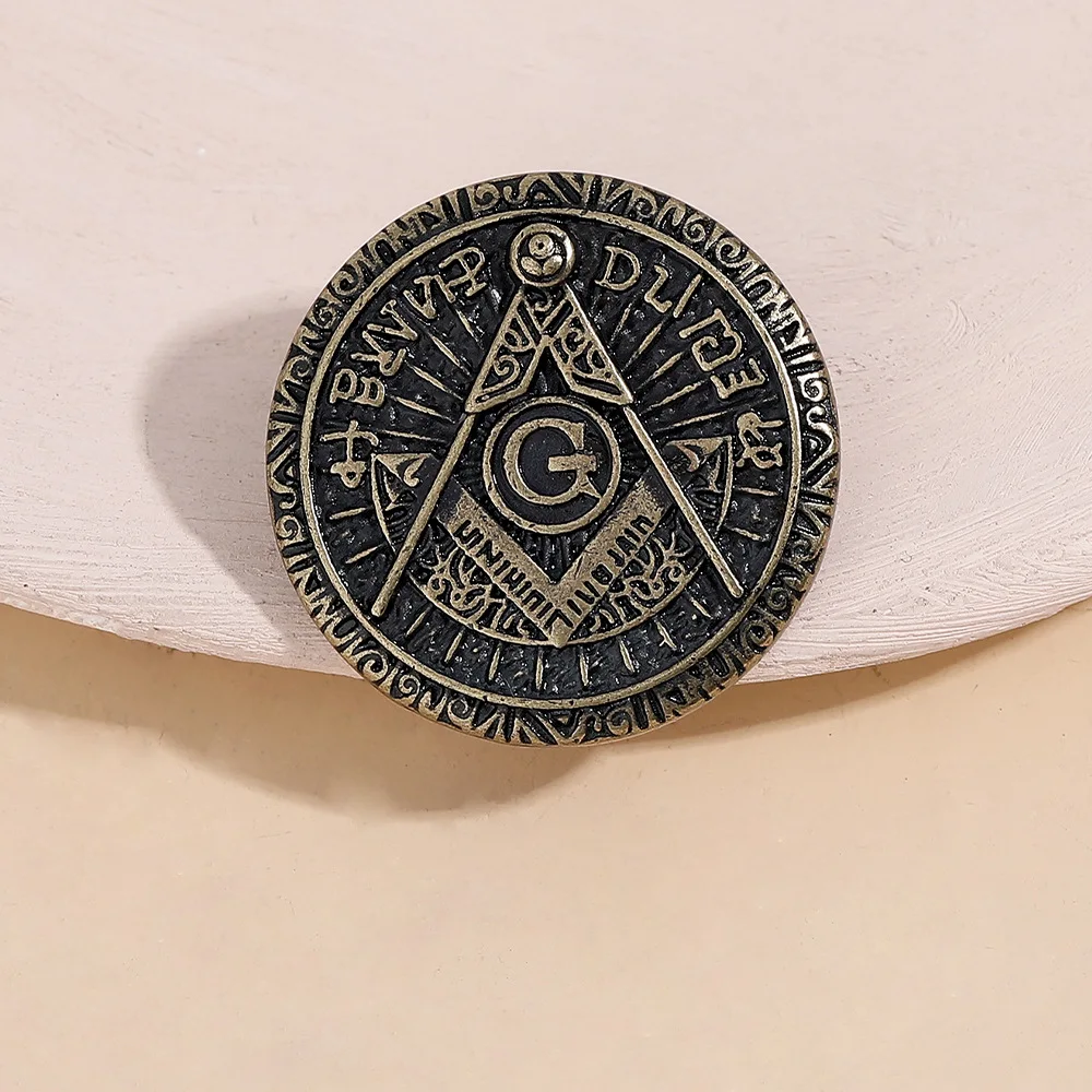 Retro Freemason Totem Badge Alloy Freemason Emblem Brooch Clothing Accessory