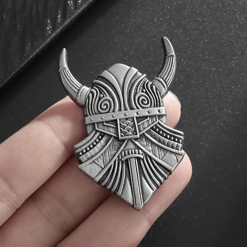 Retro Domineering Odin Horn Warrior Metal Helmet Brooch Men's Personality Punk Fashion Handsome Clothing Accessories Jewelry