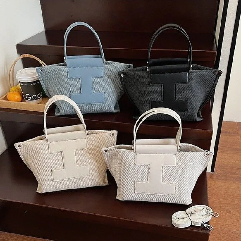 

Famous Designer Inspired Classic Women Shoulder Bag Leather Handbag Tote Style Elegant Practical