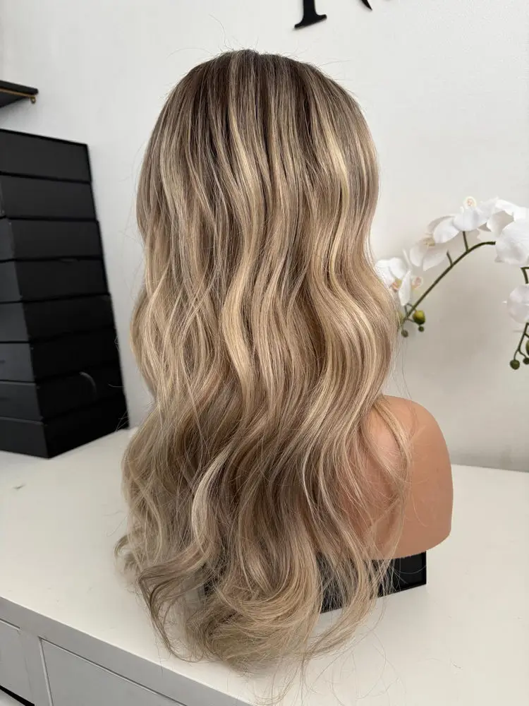 Elastic Honey Blonde Long Length Wig With Dark Roots Natural Body Wave Hair Synthetic Wigs Heat Resistant Futura Premium Fiber