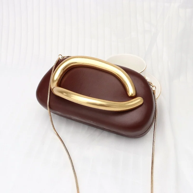 2025 النمط الغربي الرجعية إطار معدني أكياس مربعة صغيرة صندوق إغلاق حقيبة صغيرة موضة تنوعا مساء حقائب كروسبودي الأساسية