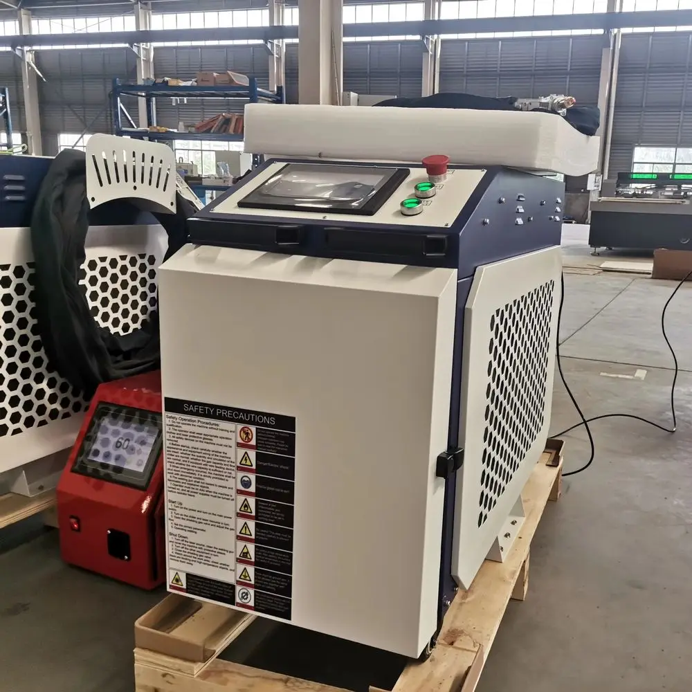SUDA Tragbare CNC 3000W Handgeführte Laserschweißmaschine zum Schweißen, Schneiden und Reinigen von Metalloberflächen