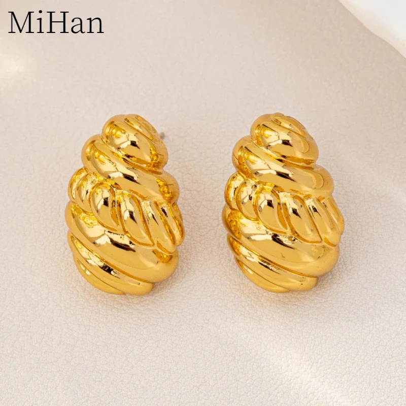

MiHan Fashion Jewelry European and American Spiral Design Irregular Metal Earrings For Women Party Gifts Hot Sale Accessories