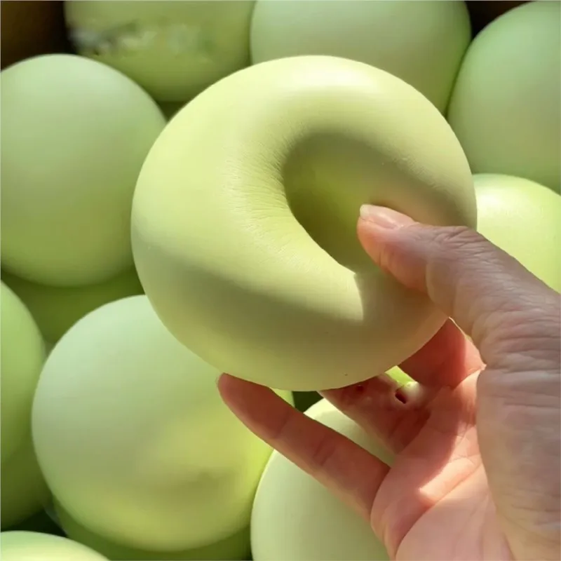 Simulated Light Green Bread Slow Rebound Squeeze Toys Pinch Stress Relief Sensory Venting Fidget Toys For Anxiety ADHD Autism