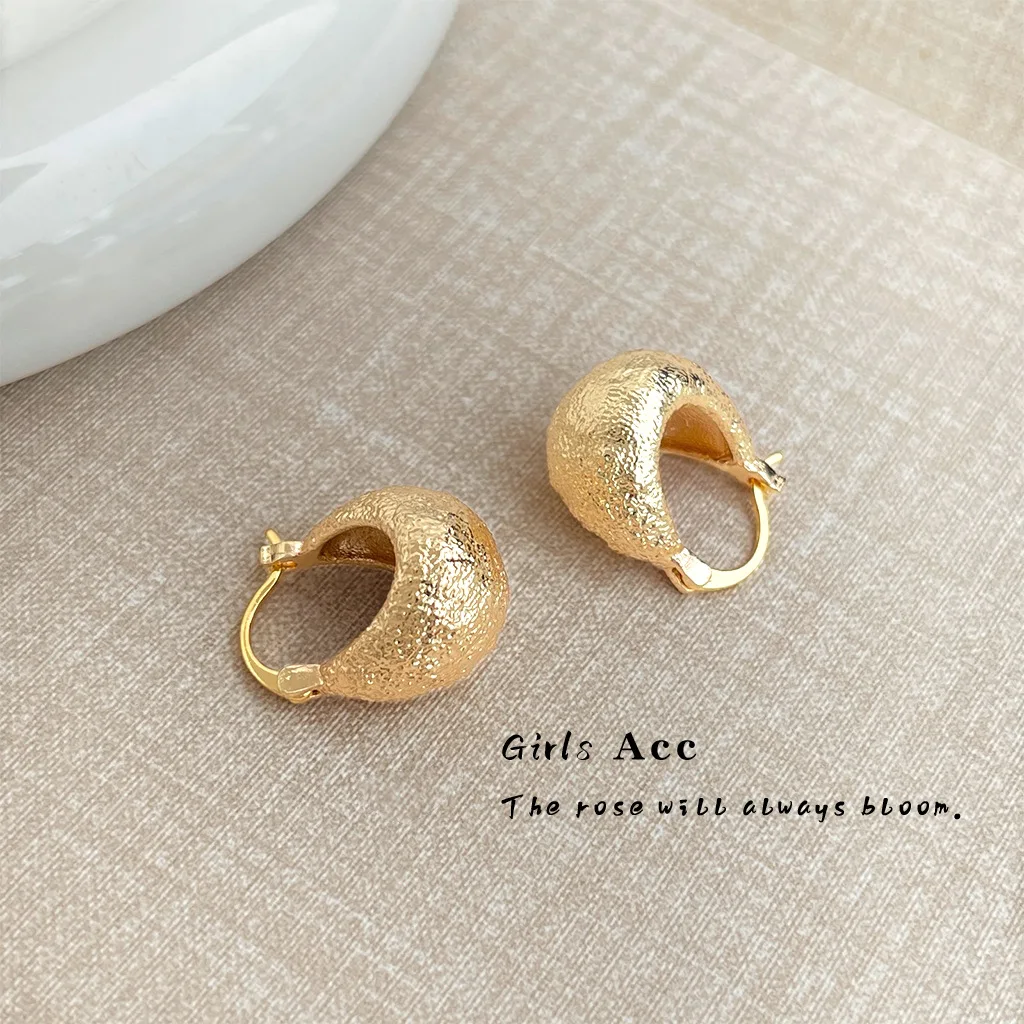 Wholesale Bean Earrings Sand Texture Ear Studs Fashion Commuting Minimalist Design High Quality Luxury Ear Accessories Women