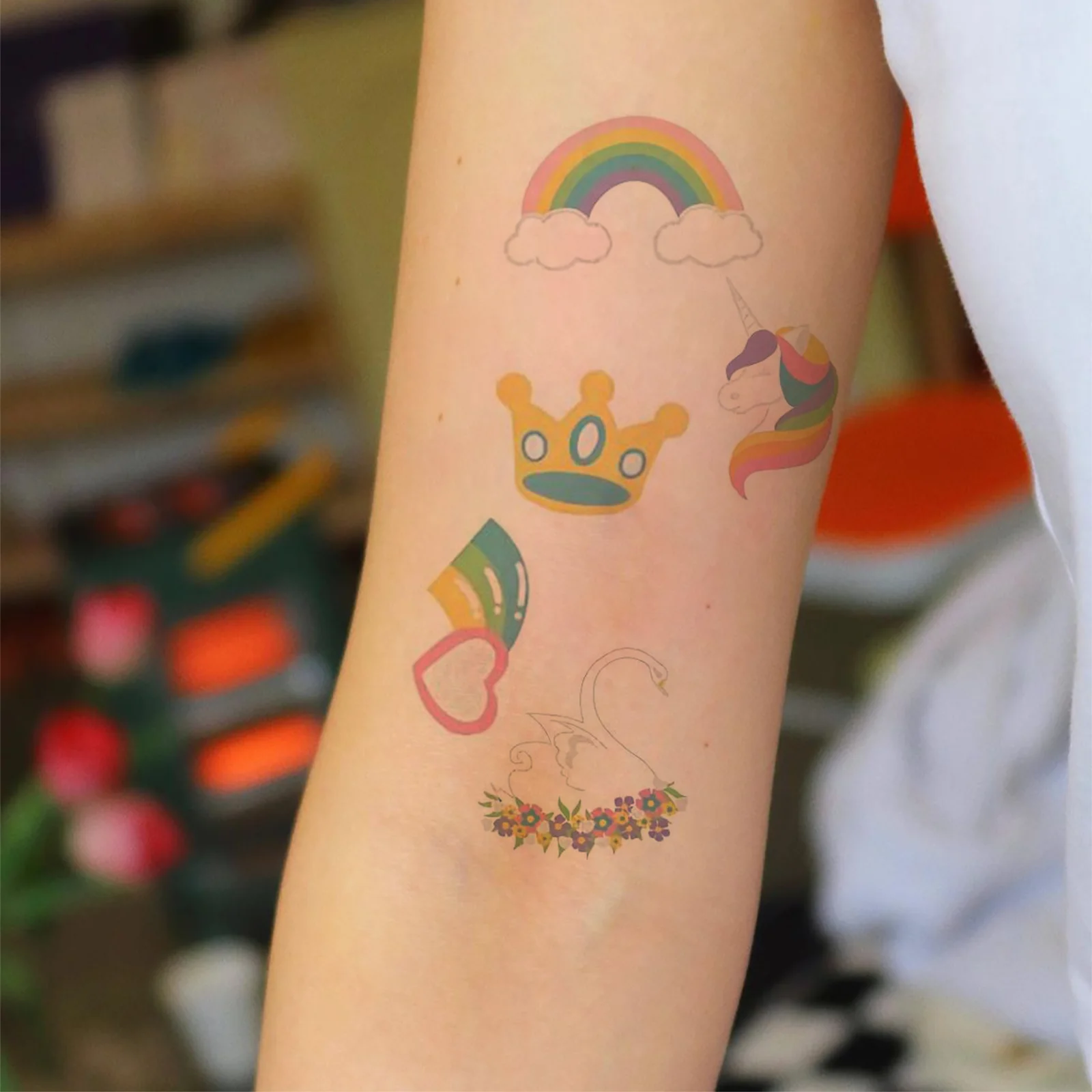 4pcs Colorful Heart Temporary Tattoo Sticker Rainbow Expression Hand Lovely Body Art Waterproof Fake Tattoos Tatouage Temporaire