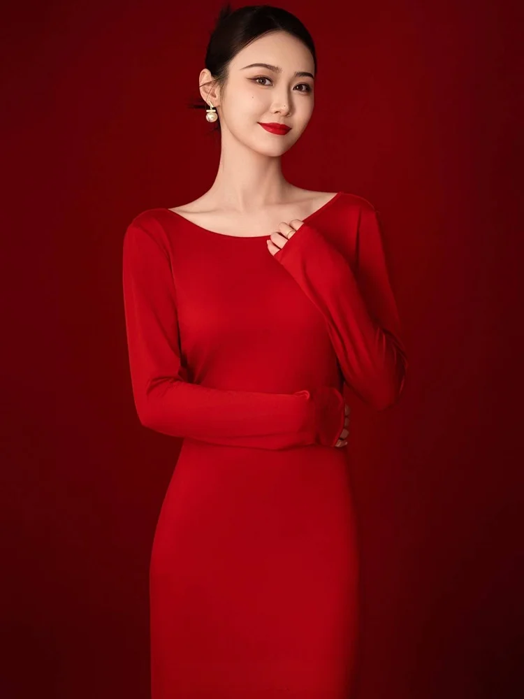 

New Chinese Style Red Portrait Dress Photography Studio Art Photo Clothing Individual Image Artistic Personality Fashionable ...