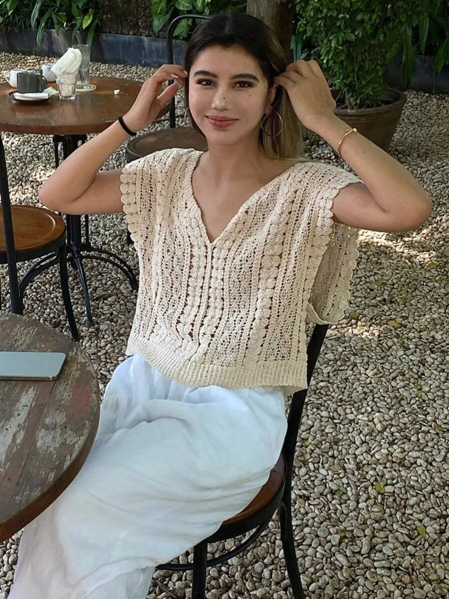 

Korean Style Female Summer Crocheted Top Loose Fashion V-neck Sleeveless Women's Knitted Shirts Sexy Pullovers Vest Lady Sweater