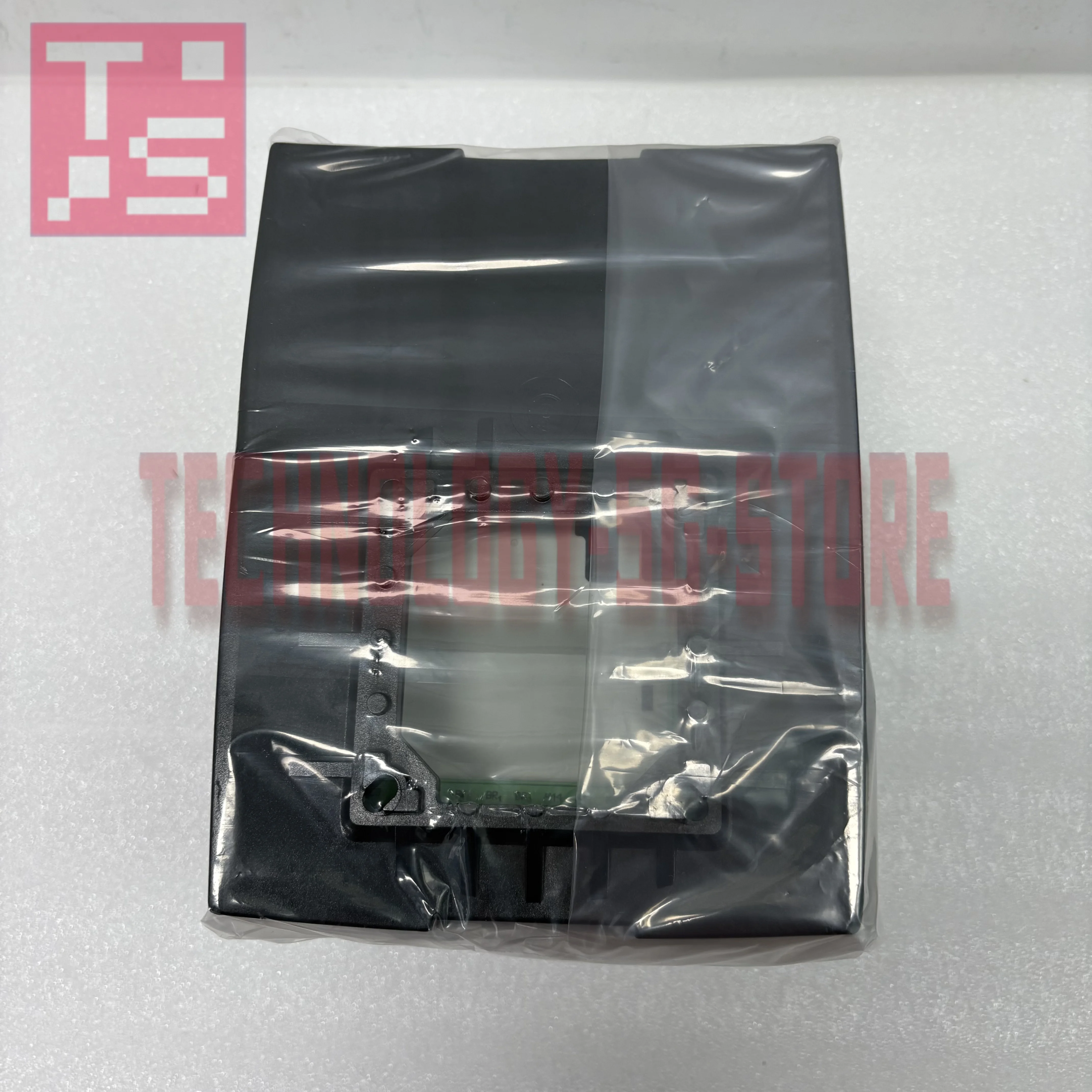 E82MV751-4B001 E82MV751-4B151 VFD ใหม่ในกล่อง