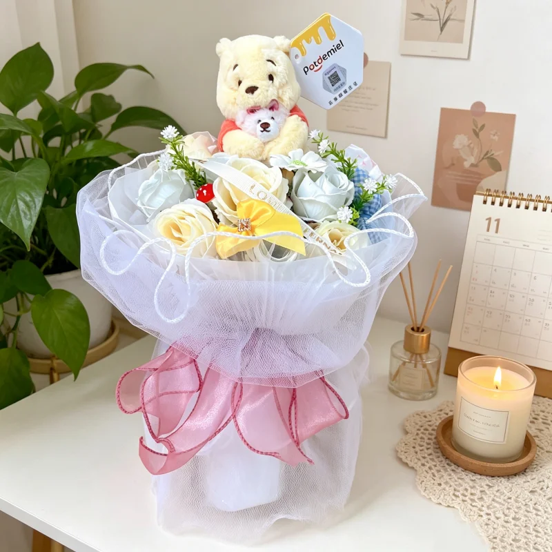 Echte Stitch Mickey Mouse Winnie Plüschpuppen mit Künstlichem Kreativem Blumenstrauß Valentinstag Weihnachten Abschlussgeschenke – Detail 4