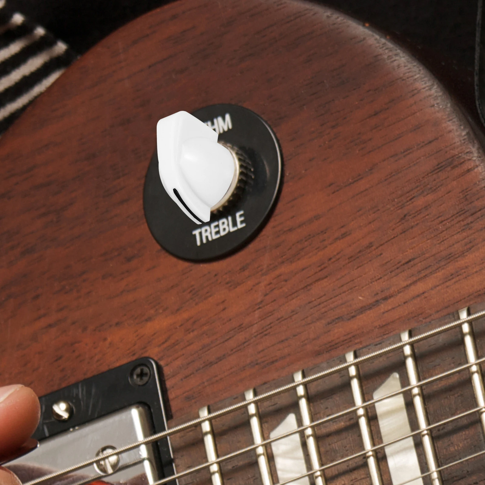 

10Pcs Chicken Head Potentiometer Knobs White Black Adjustable Volume Tone Guitar Bass Knobs Effect Pedal Amplifier