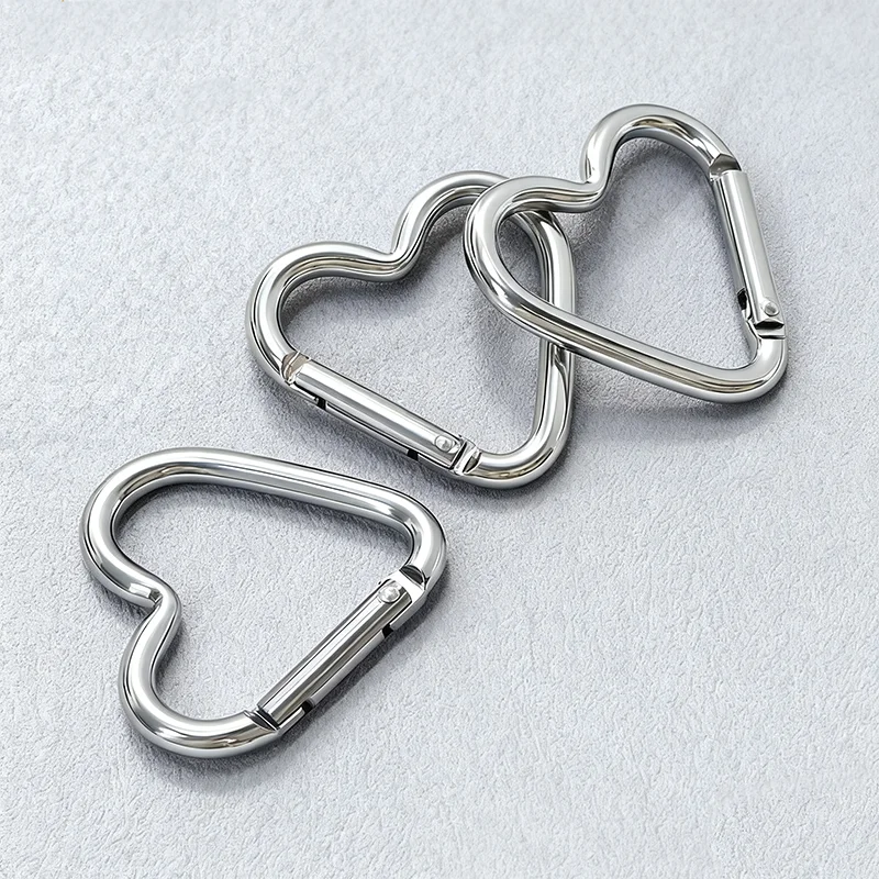 10PCS Outdoor Carabiner Heart Shape Keychain Clip Aluminum Alloy Rings Spring Snap Hook Carabiner Water Bottle Keychain
