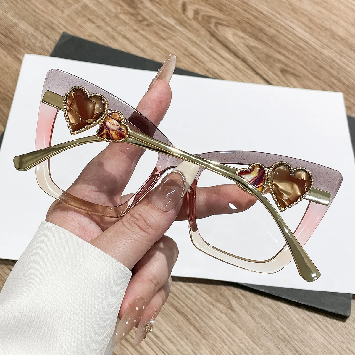 1 Stück Damen-Brille, einfarbig, neuer Stil, hochwertiges Metall-Cat-Eye-Design, exquisites, vielseitiges herzförmiges Design, kein Make-up, Essentia