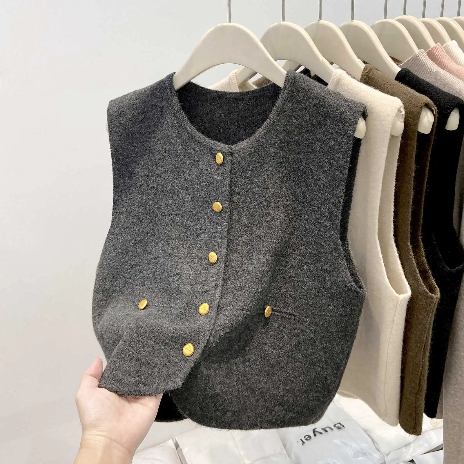 Spring Korean style retro small gold buckle fashionable round neck knitted vest