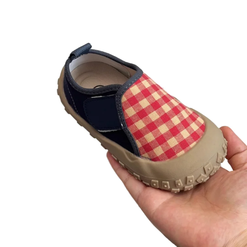 

Холщовая обувь для девочек, осень 2021, новый стиль, нескользящая домашняя обувь для мальчиков на мягкой подошве для детского сада, модная повседневная обувь