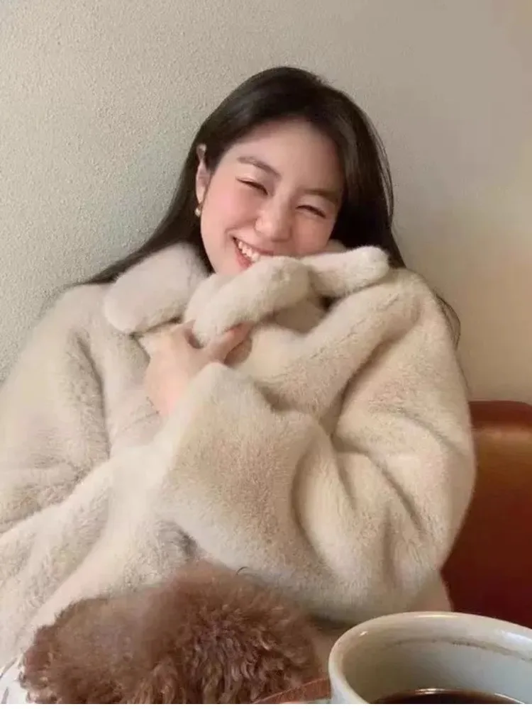 

Cute ort Bear Fur Jaet Women's Faionable Versatile Winter Coat Korean Sle Inner Wear Regular Fit Soft Material