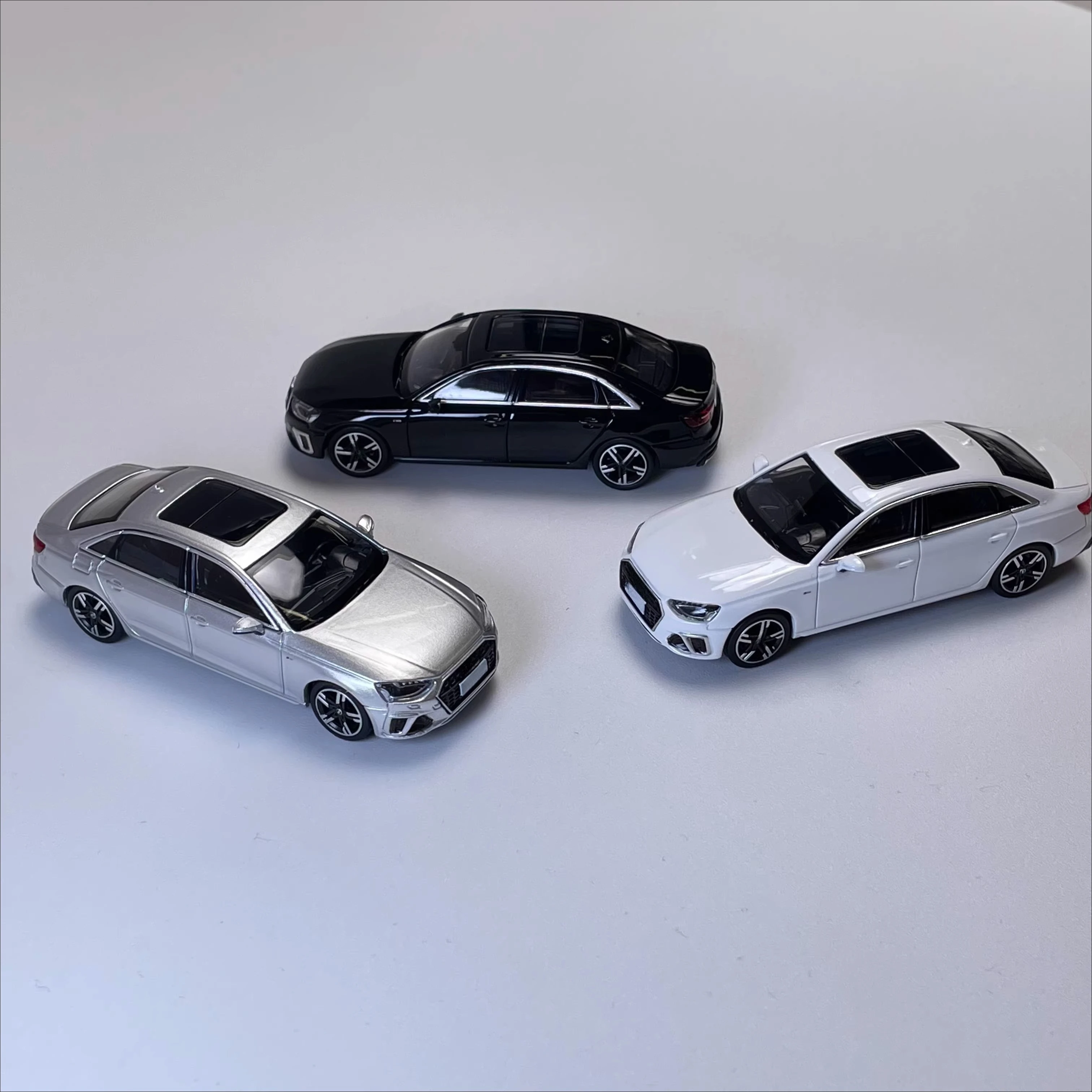 FOR AUDI A4L car model 1:64 Alloy material ornaments，for festival gifts collection, display and appreciation
