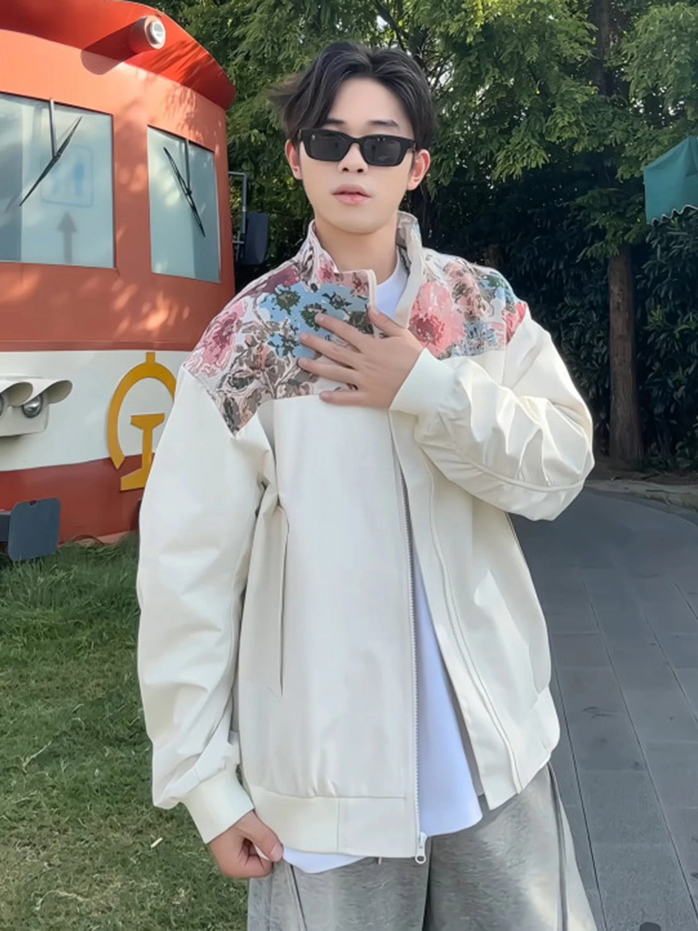 

Новый китайский джет с вышивкой, мужская нашивка с воротником-стойкой, бейсбольная верхняя одежда, длинное волокно из полиэфирного волокна...