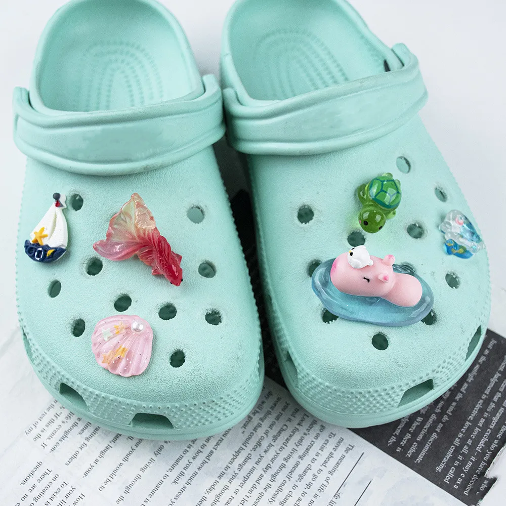 

New Summer Beach Scenery Hole Shoe Charms Accessories Shoe Buckle Lovely Little Goldfish 3D Shoes Flower DIY Shoes Decorations