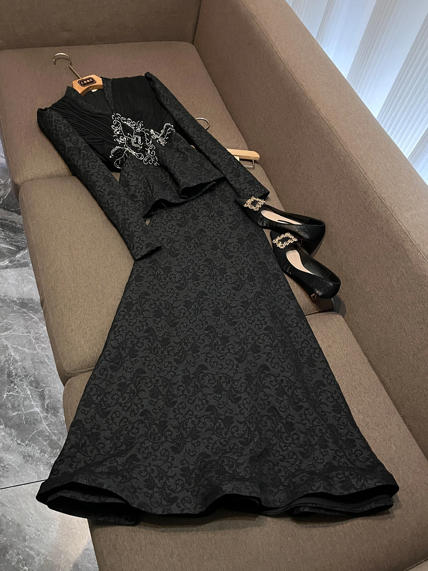 

Elegant Retro Style Geometric Pattern Splicing Jacket Top Skirt Set Women's Spring 2026 Waist-Cinching Ensemble